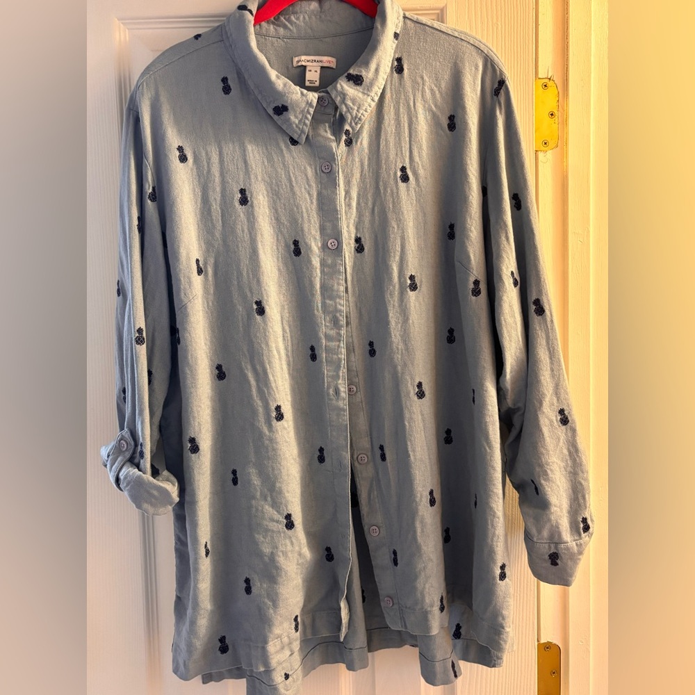 Isaac Mizrahi Blue Shirt Linen blend button down with Navy Pineapple Embroidery